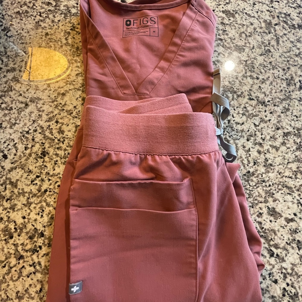 Mauve figs set
